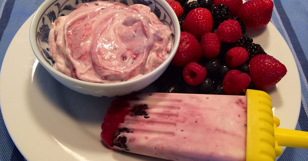 mixed-berry-popsicle